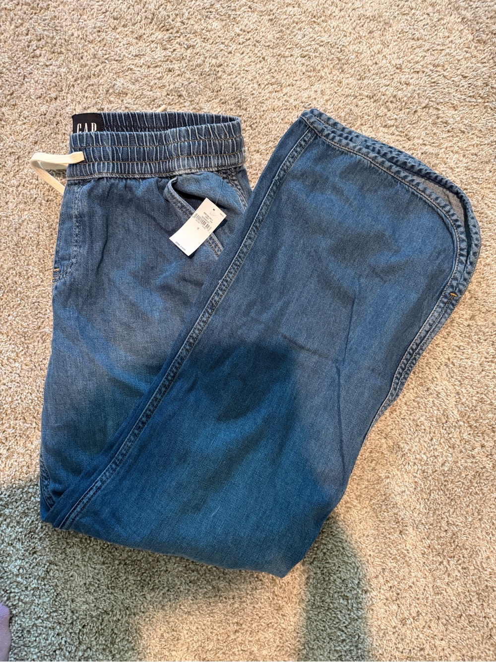 GAP women’s Blue Elastic-Waist Denim Jeans